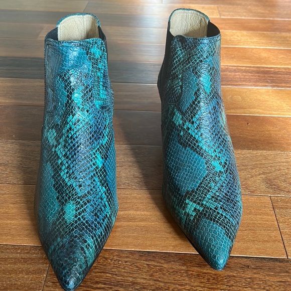 Snake print kitten heel bootie - Picture 1 of 6